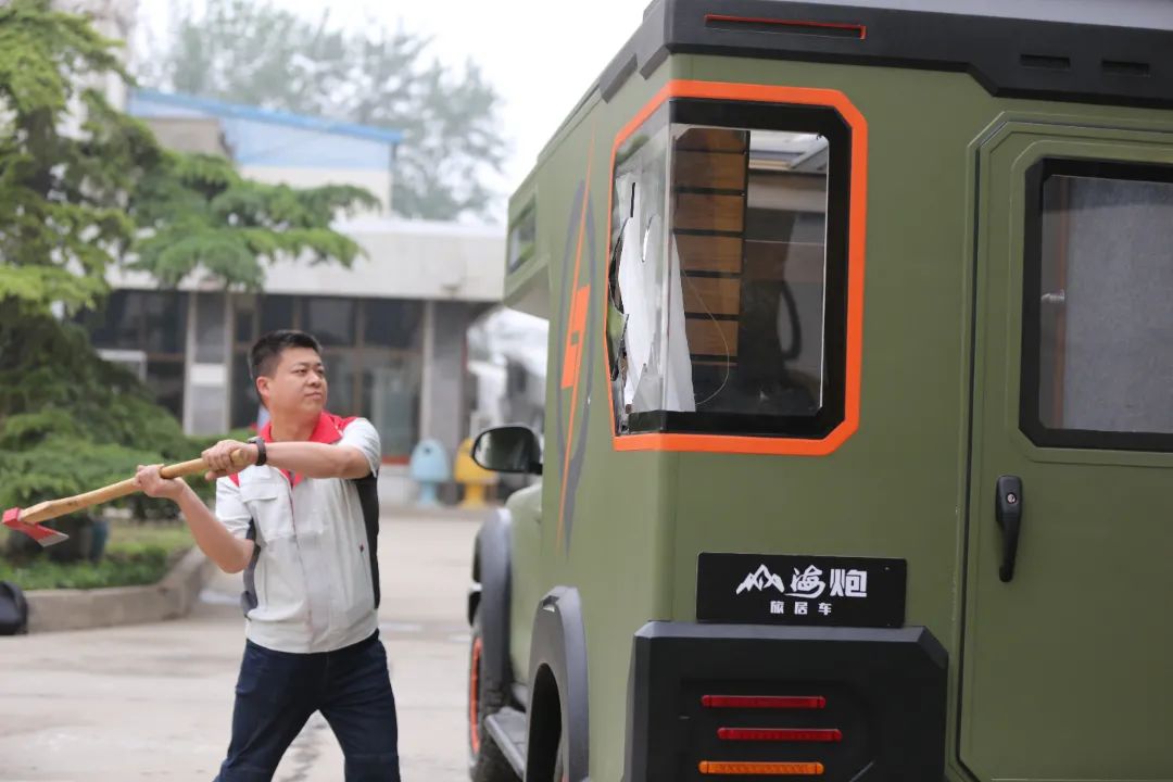 砸掉山海炮旅居車，覽眾房車究竟在搞什么？