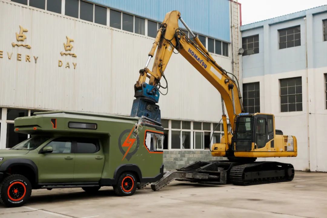 砸掉山海炮旅居車，覽眾房車究竟在搞什么？
