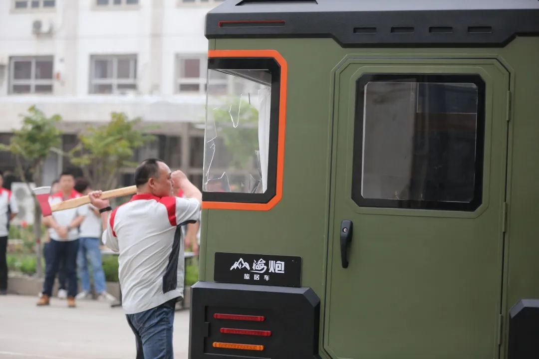 砸掉山海炮旅居車，覽眾房車究竟在搞什么？